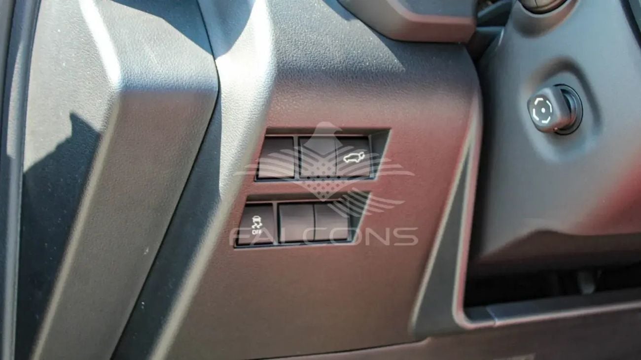 تويوتا لاند كروزر VXR Toyota LC300 3.3L VX-R V6 Turbo Diesel AT