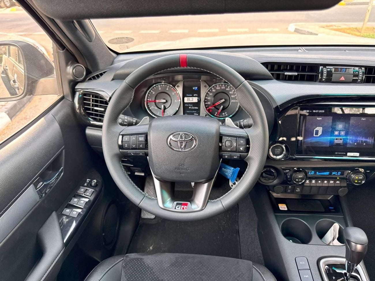 تويوتا هيلوكس 2025 TOYOTA Hilux Dcab 4x4 2.8L GR-S W/RADAR BRAND NEW 0KM