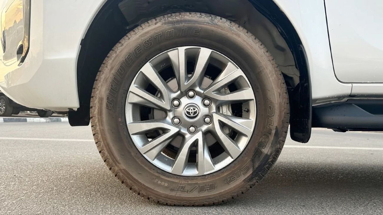 تويوتا هيلوكس SGLX 2025 Toyota Hilux 2.8L Diesel 4WD Automatic (RHD)