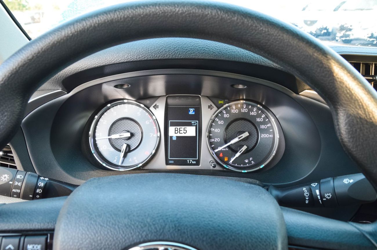 Toyota Hilux TOYOTA HILUX 2.7L RWD PETROL PICKUP 2025