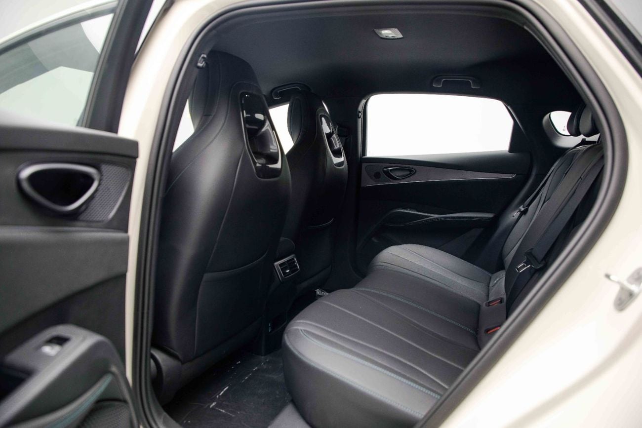 بي واي دي سيل 06 دي إم-آي ID Luxury 1.5L - Warm Tea Grey Inside Black | Export Only