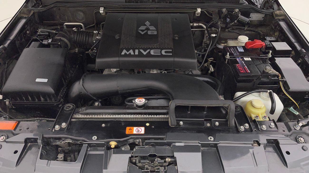 ميتسوبيشي باجيرو GLS HIGHLINE 3.8 | بدون دفعة مقدمة | اختبار القيادة في المنزل