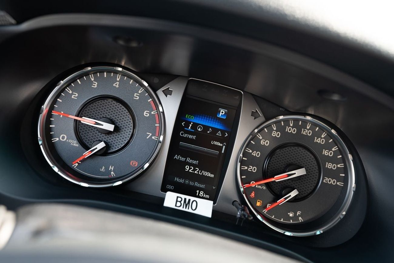 تويوتا هيلوكس GR-S 4.0L