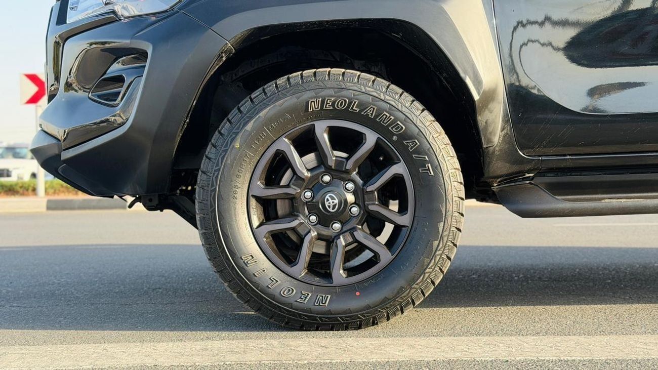 Toyota Hilux GR BODY KIT INSTALLED | POWER SEATS | 2.8L DIESEL | AUTOMATIC TRANSMISSION | LEATHER SEATS |