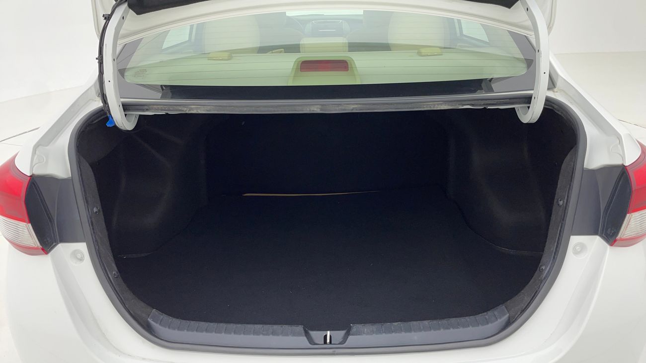 تويوتا يارس SE 1.5 | بدون دفعة مقدمة | اختبار القيادة في المنزل