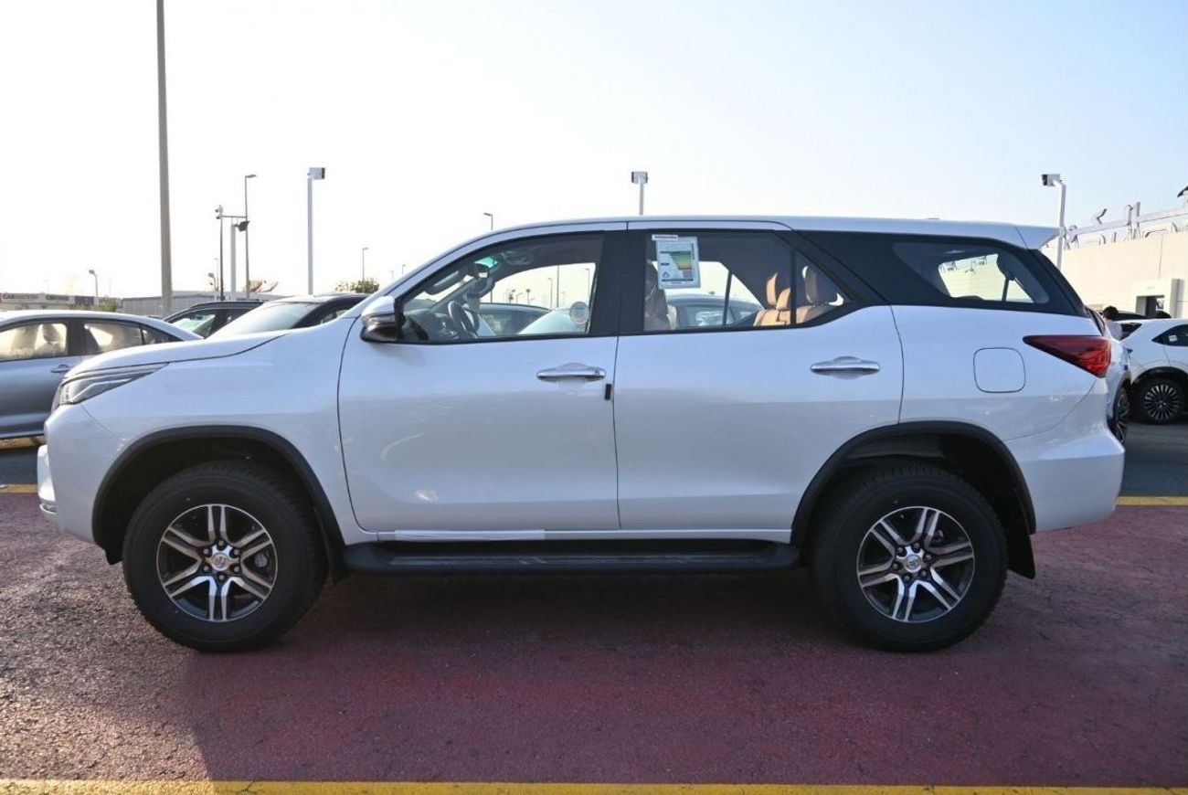 Toyota Fortuner Toyota Fortuner GX 2.7L Petrol, SUV, 2WD Color White Model 2023