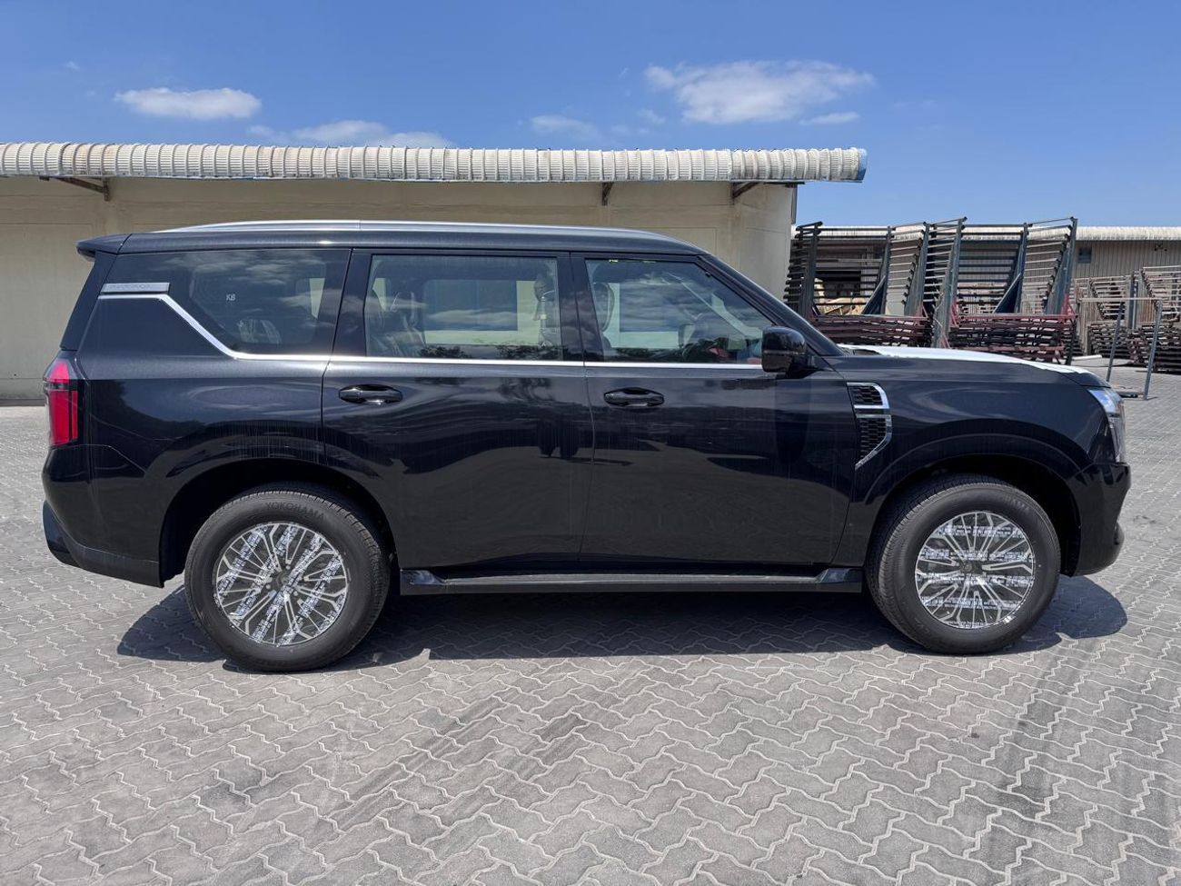 Nissan Patrol SE Platinum City 3.8L BLACK/ BURGUNDY