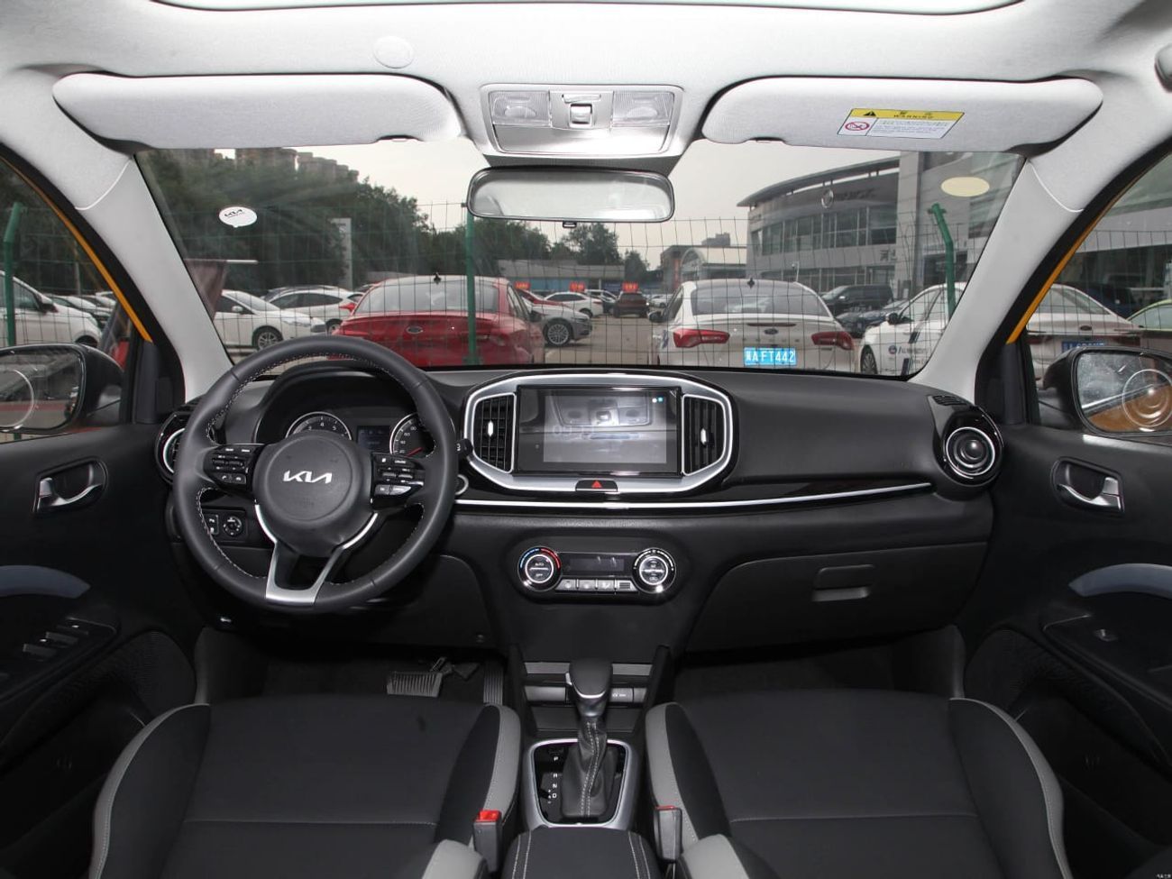 Kia KX1 Kia KX1 DUAL TONE | 1.4L V4 PETROL | CVT WITH SUNROOF | PUSH START | DVD CAMERA