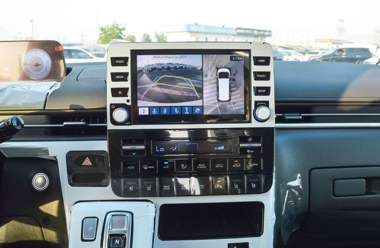 Hyundai Staria HYUNDAI STARIA 2.2L DIESEL LUXURY 2025