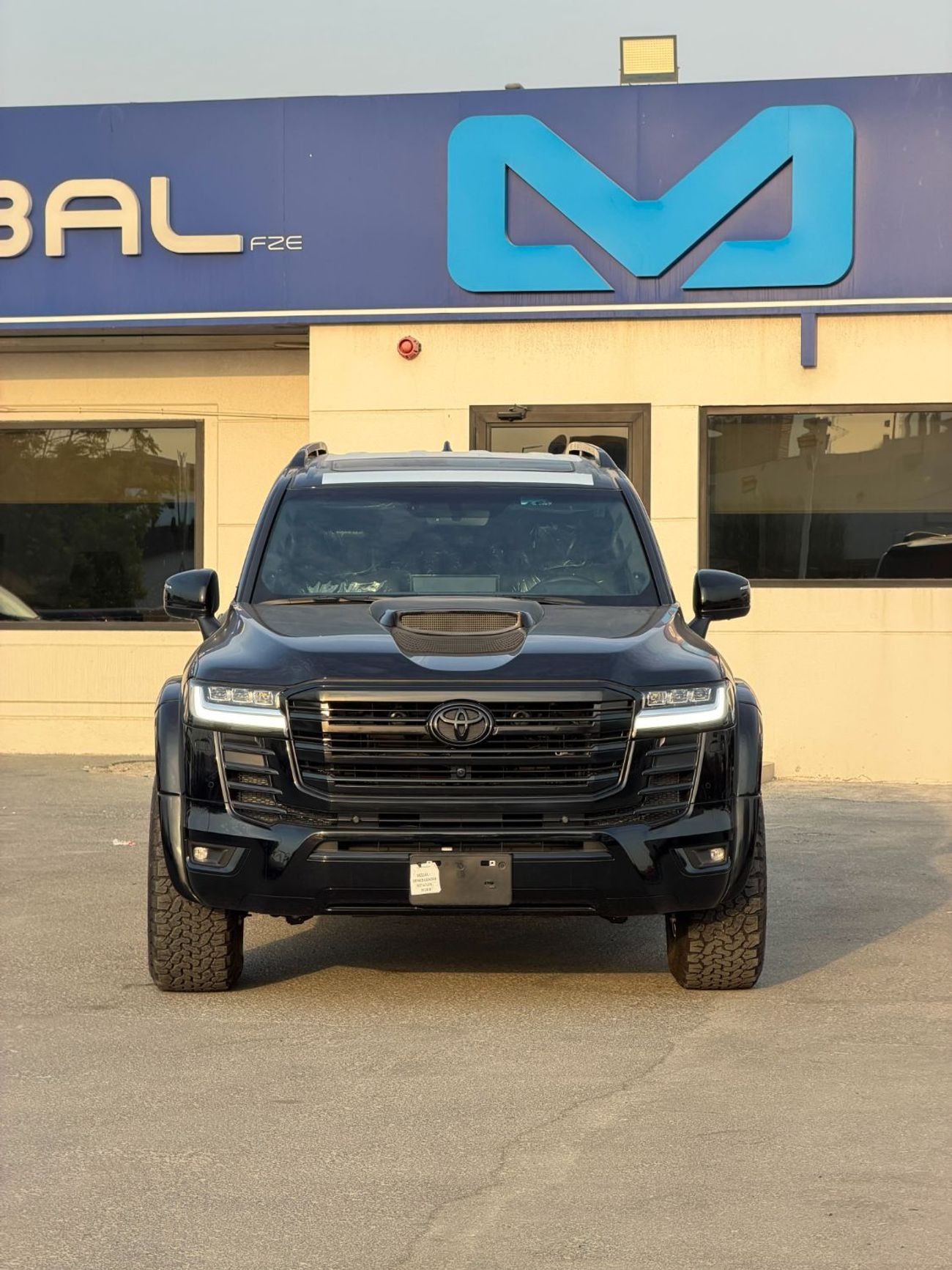 Toyota Land Cruiser VXR WITH OFFROAD EDIRTION KIT