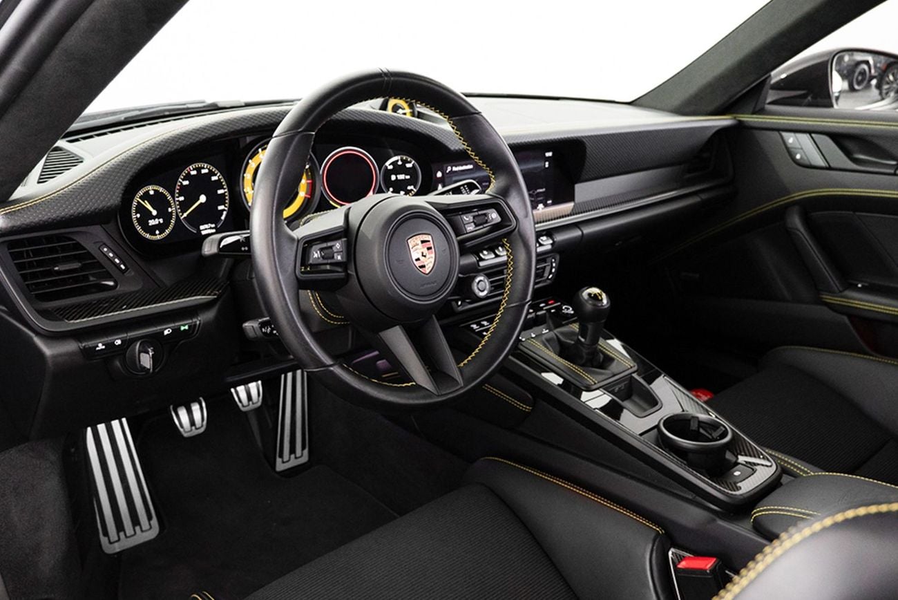 بورش 911 GT3 4.0L (505 HP) Touring Package