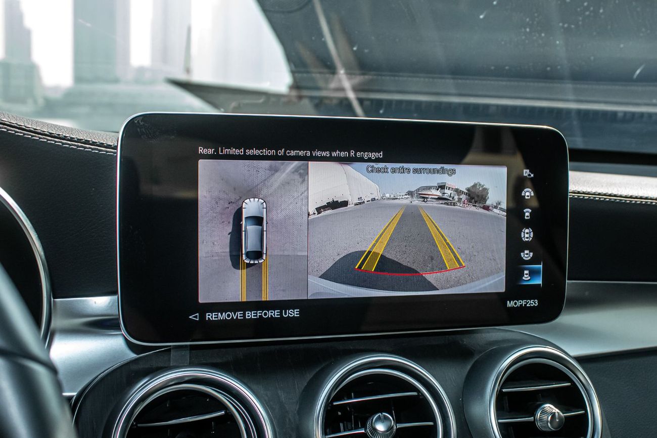 مرسيدس بنز GLC 300 4MATIC 2.0L