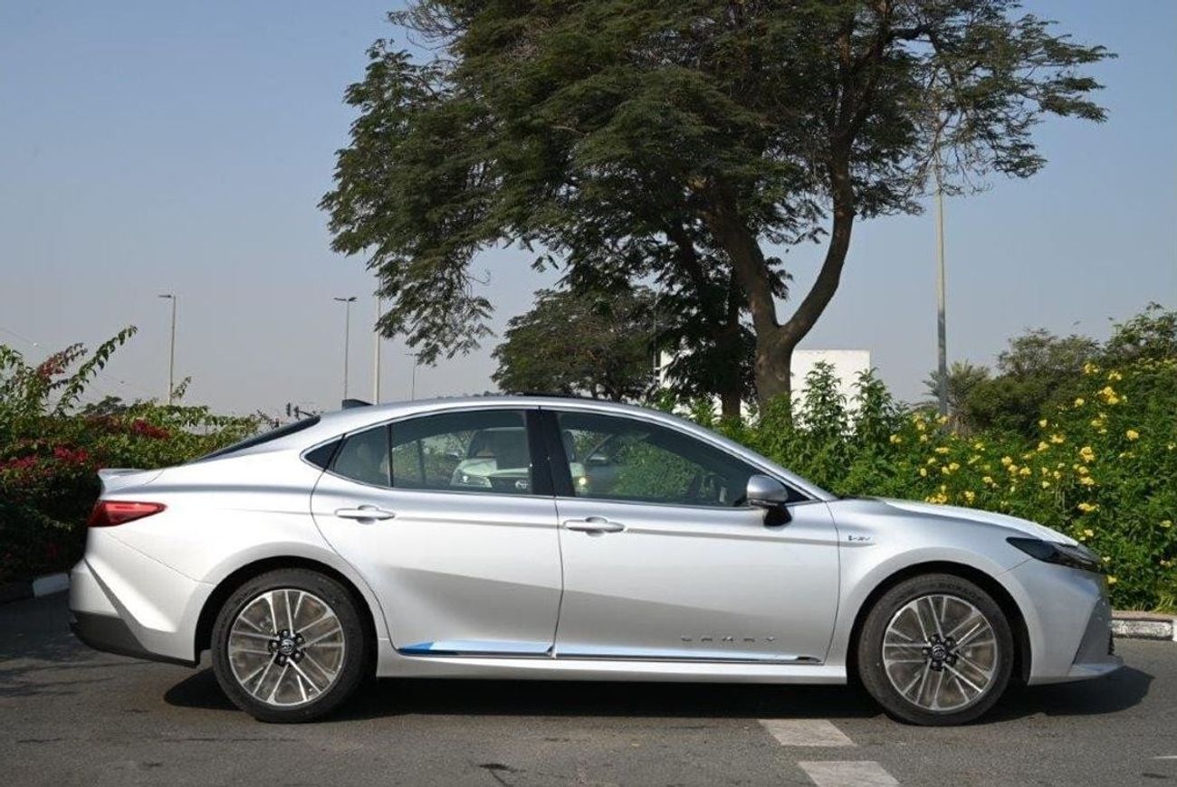 Toyota Camry 2025 TOYOTA CAMRY LE HYBRID 2.5L AT