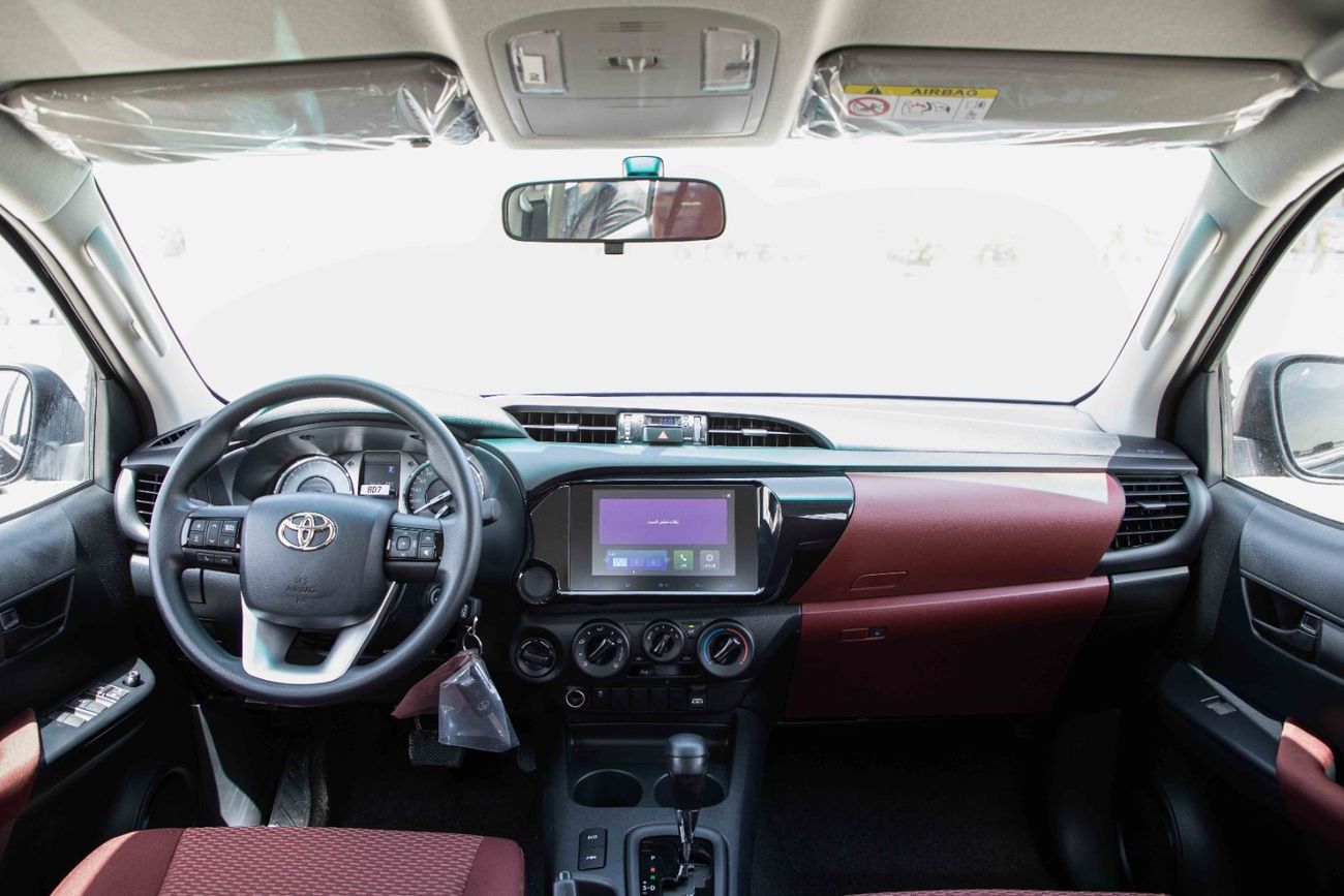 Toyota Hilux 2024 Toyota Hilux 4x4 DC 2.4 - Attitude Black inside Red