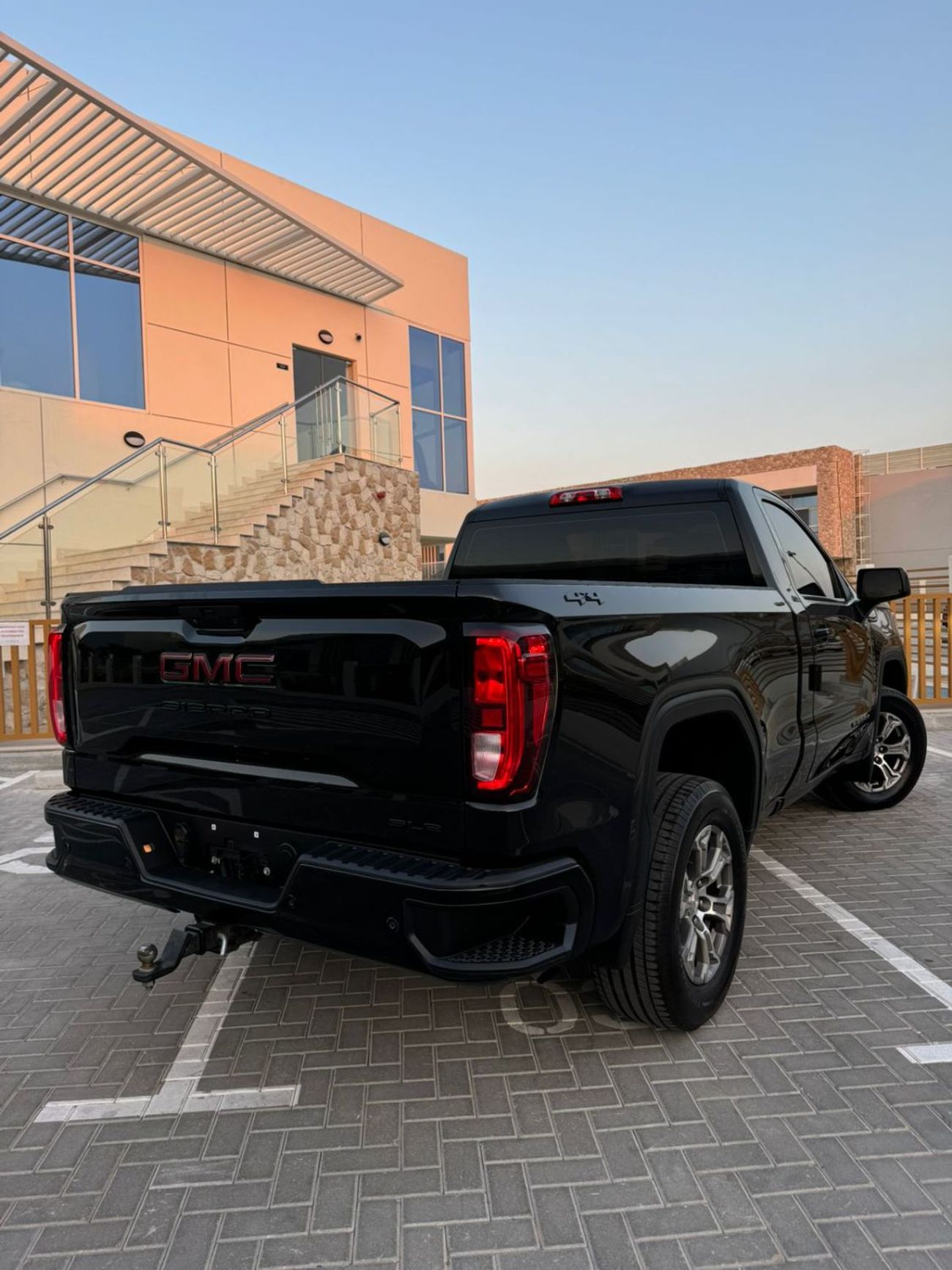 GMC Sierra 5.3L V8 SLT Crew Cab (AWD)
