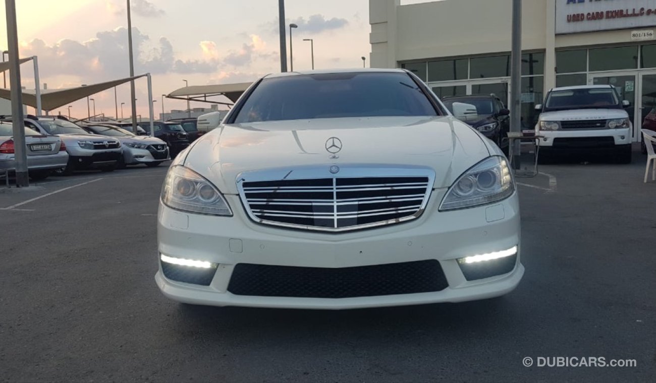 مرسيدس بنز S 500 موديل 2009 محول 2012 كت 63AMG فل مواصفات كراسي جلد ومثبت سرعه وتحكم كهربي كامل ونظام صوت ممتاز ونيت