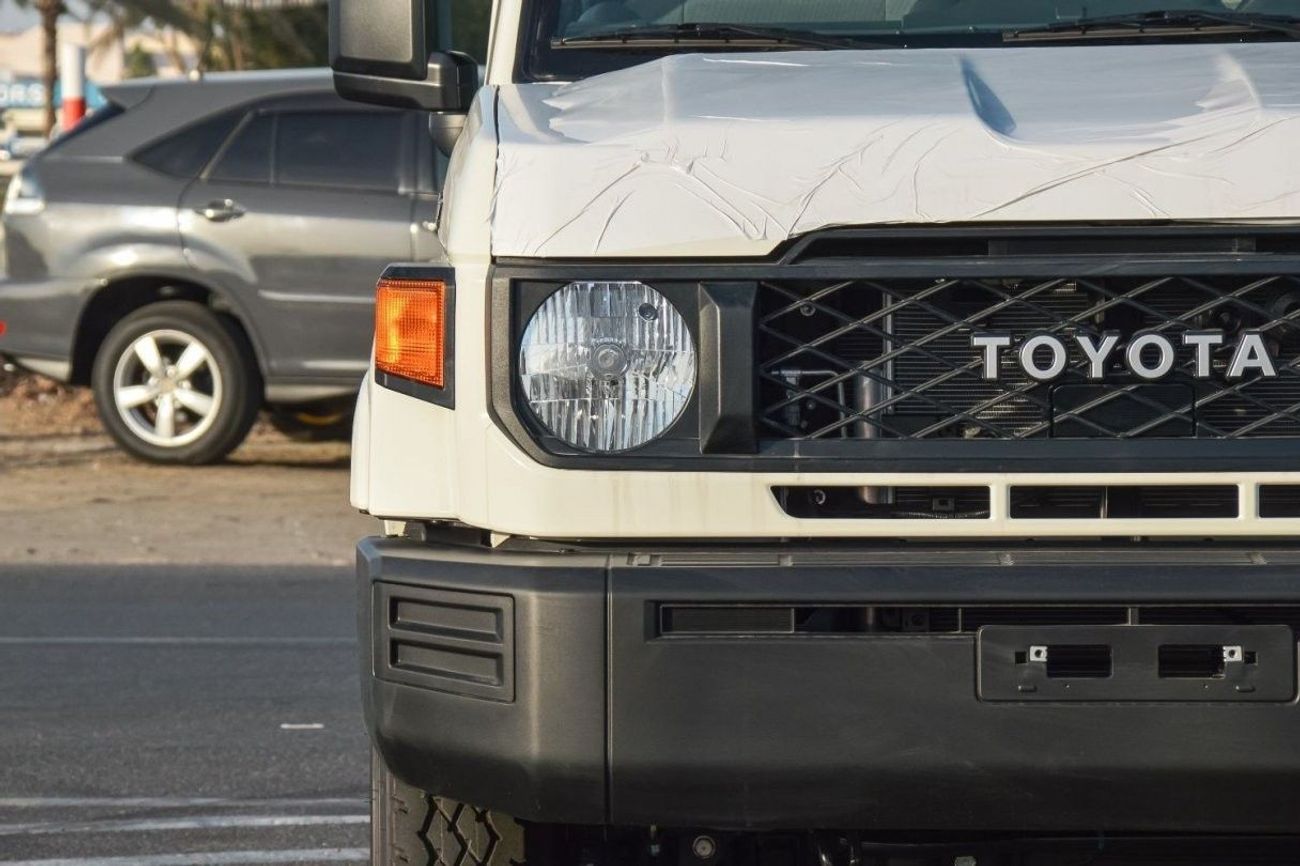 تويوتا لاند كروزر 70 TOYOTA LAND CRUISER 78 SERIES 4.0L 4WD PETROL SUV 2024 | AUTO TRANSMISSION | MANUAL WINDOWS | STEELS