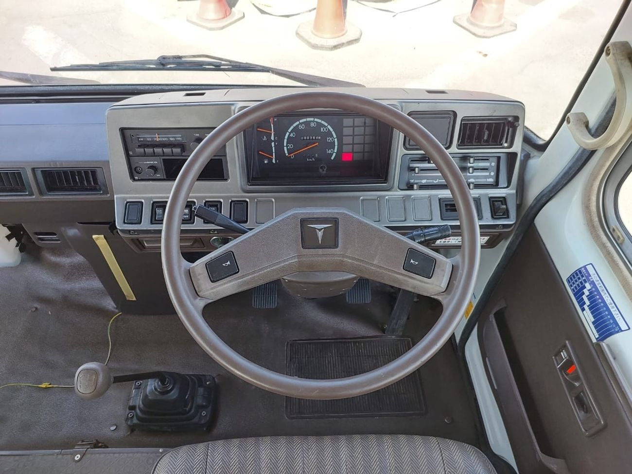 Toyota Coaster TOYOTA COASTER BUS RHD 1988 MODEL 3.4L DIESEL MANUAL(PM10133)