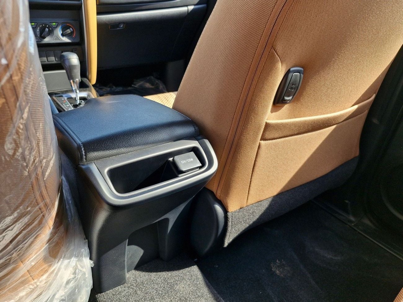 Toyota Fortuner EXR Toyota Fortuner (TGN156) – 2.7L Petrol – 4WD – White – 2025 Model