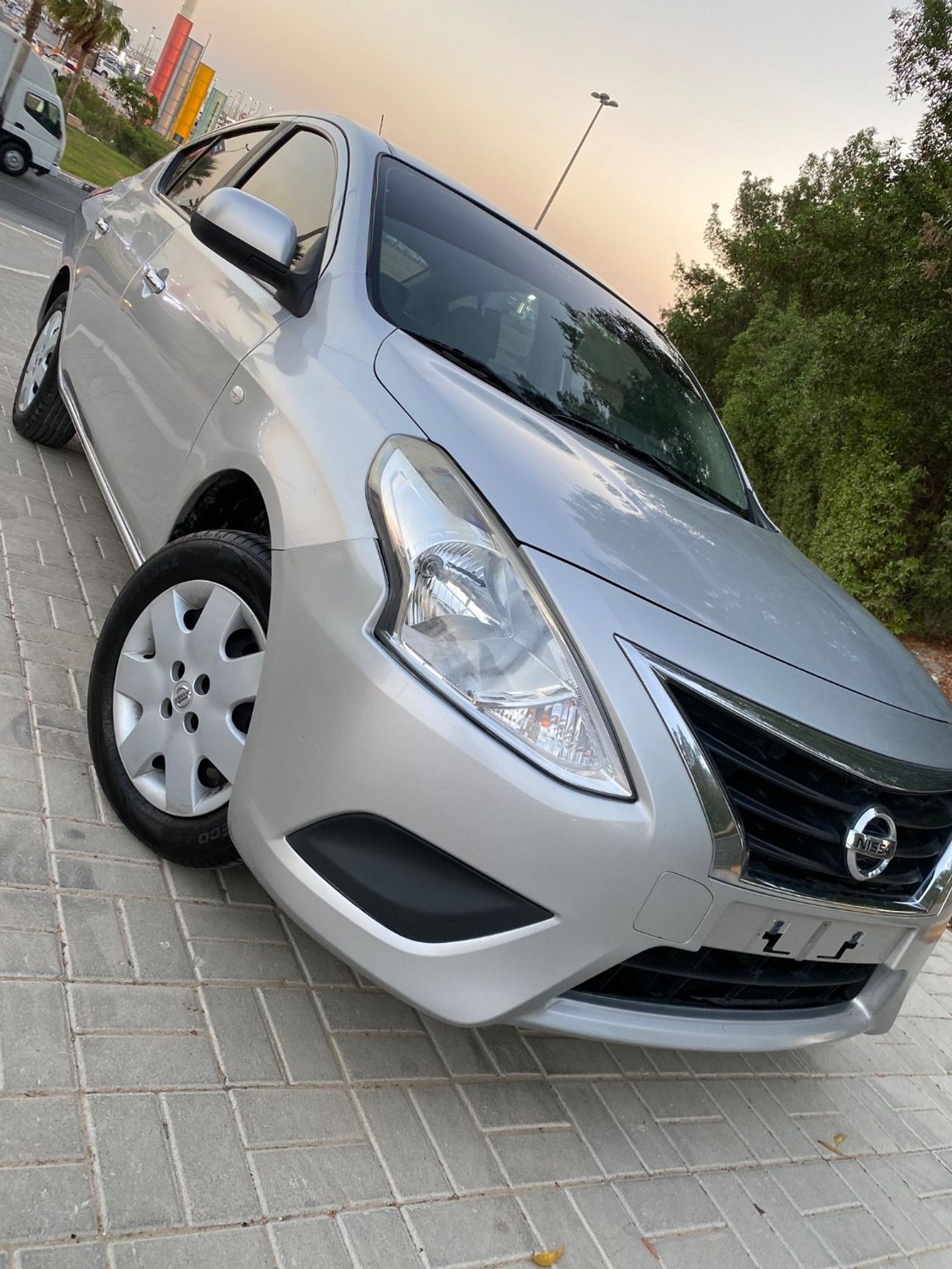 Nissan Sunny SL