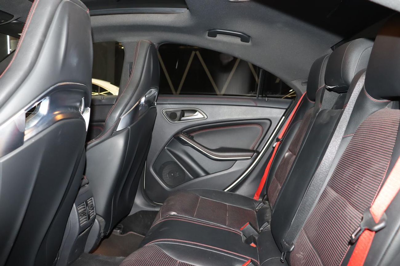 Mercedes-Benz CLA 45 AMG Std 2.0L ( CYL) MERCEDES-BENZ CLA45 AMG 2015 GCC