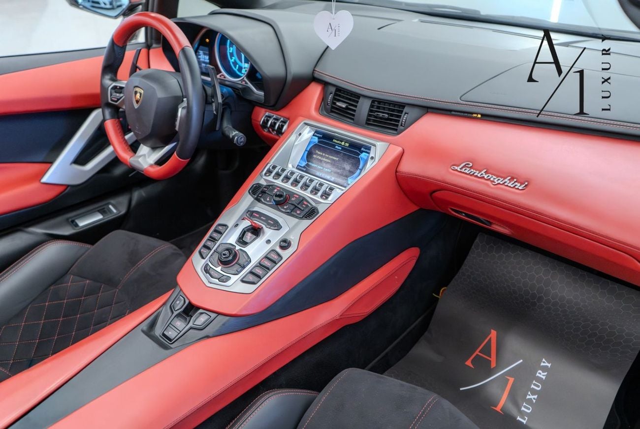 Lamborghini Aventador 2015 Lamborghini Aventador Roadster, Excellent Condition, Fully Loaded, GCC Spec
