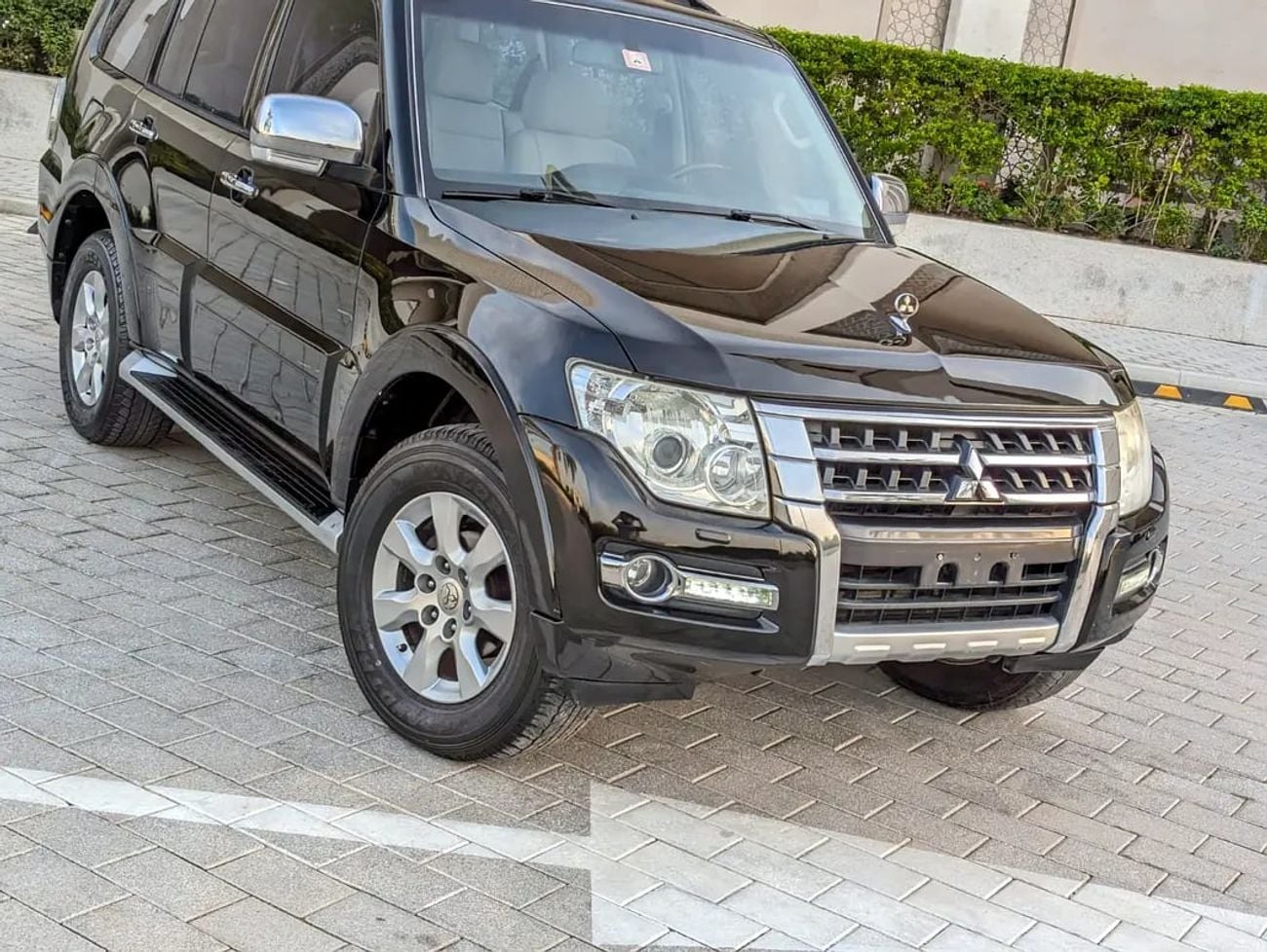 Mitsubishi Pajero GLS TOP FULL OPTION GCC V6 3.5L IN EXCELLENT CONDITION