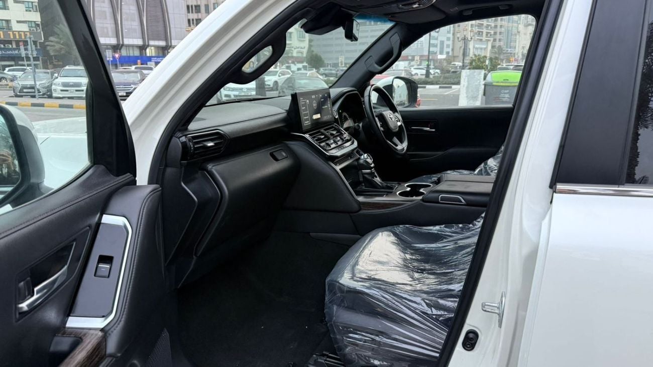 Toyota Land Cruiser Toyota landcruise 2022MODEL Engine 3.3l Diesel Transmission Automatic Interior Black colour white pu