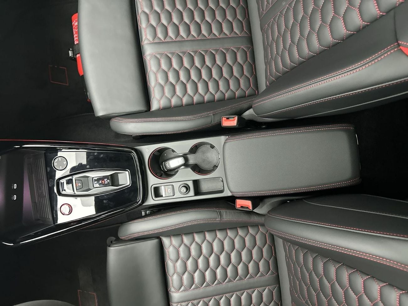 Audi RS3 TFSI quattro 2.5L Sedan 400hp (Ref# 06085)