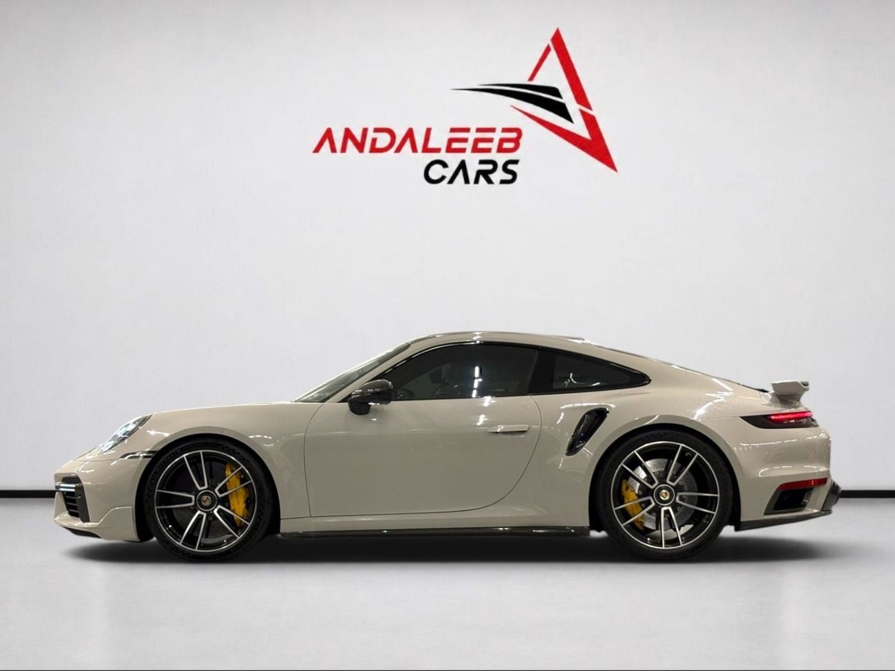 Porsche 911 CARBON AERO KIT | CRAYON GREY | FULL AGENCY HISTORY | PORSCHE 911 TURBO S | 2021 | GCC