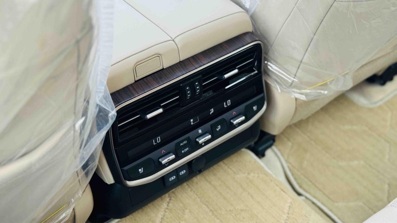 Toyota Land Cruiser VXR BLACK ISNDIE BIEGE 2026