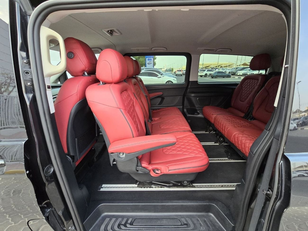 Mercedes Benz V 250 Avantgarde MERCEDES V-250 2016 GCC BODY KIT MAYBACH // PERFECT CONDITION