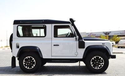 Land Rover Defender 90