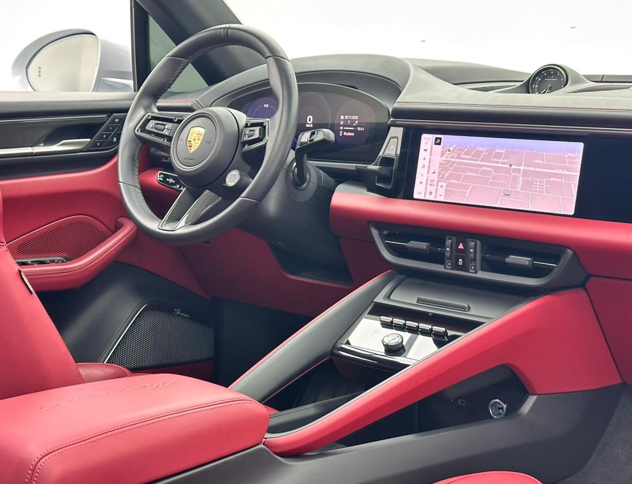 بورش ماكان 2024 Porsche Macan 4 EV, 06/2028 Porsche Warranty, Porsche Full Service History, GCC