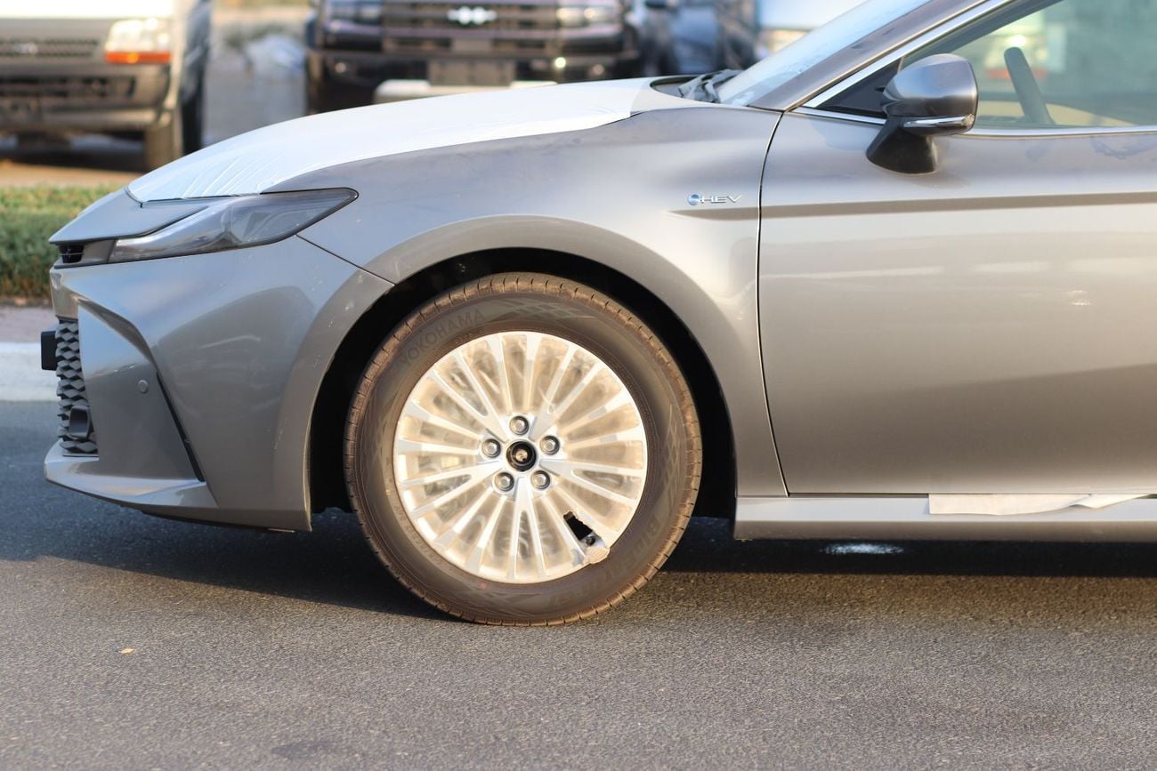 Toyota Camry E PLUS HEV 2.5 E-PLUS HYBRID, KEYLESS ENTRY, PUSH START, SUNROOF, MODEL 2025 SAUDI SPECS