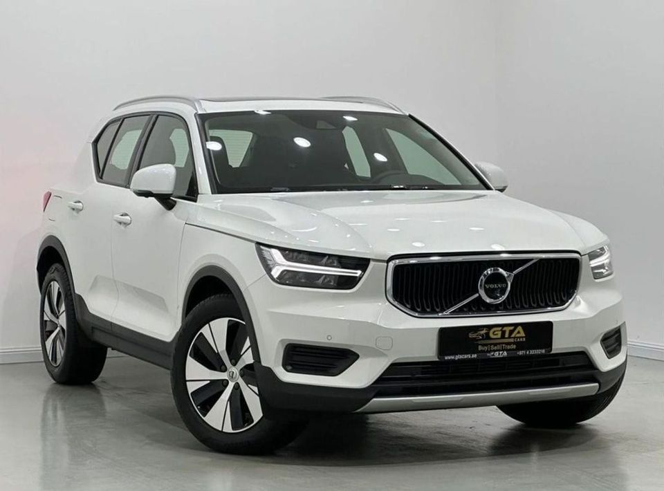 Volvo XC40 MOMENTUM