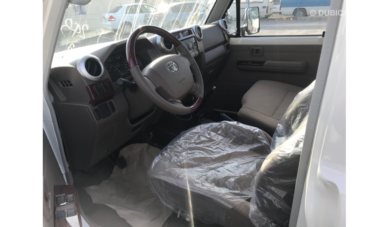 Toyota Land Cruiser GRJ78 V6 PETROL 2019