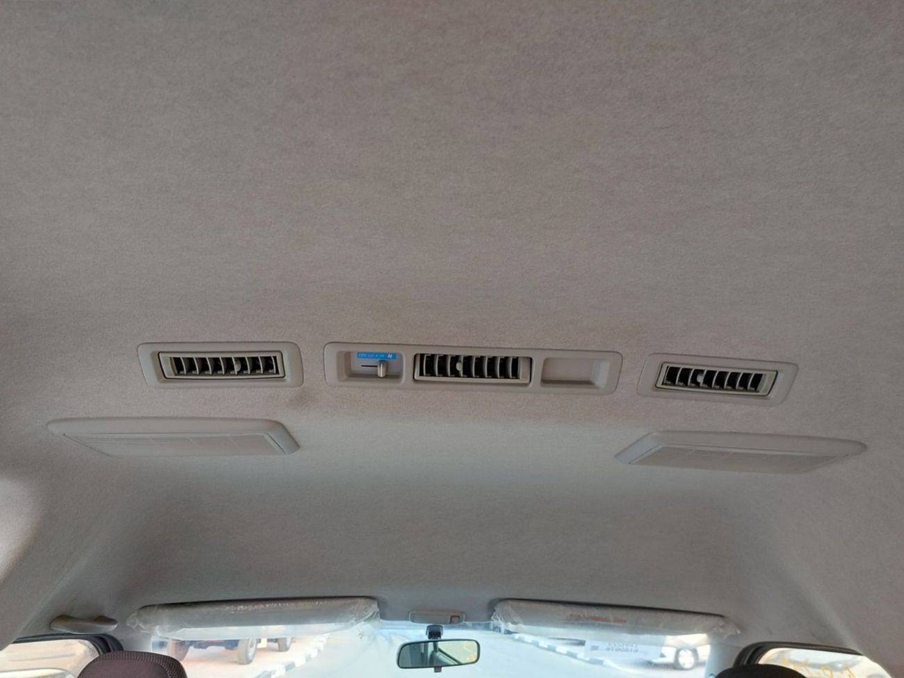 Toyota Hiace TOYOTA HIACE VAN RHD 2017 MODEL 2.7 L PETROL AUTOMATIC(PM80878)