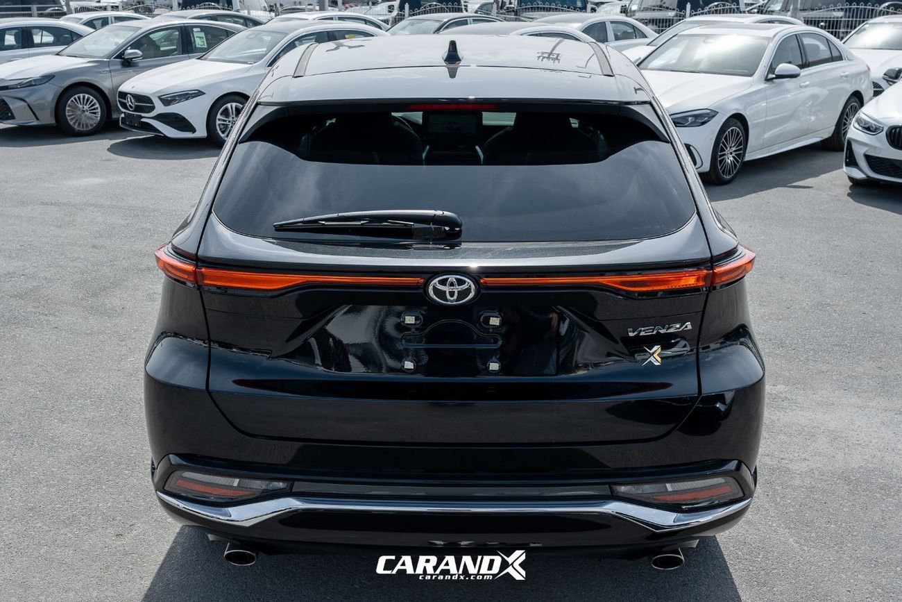 تويوتا فينزا 2.0L CVT 2WD Luxury Petrol 2024