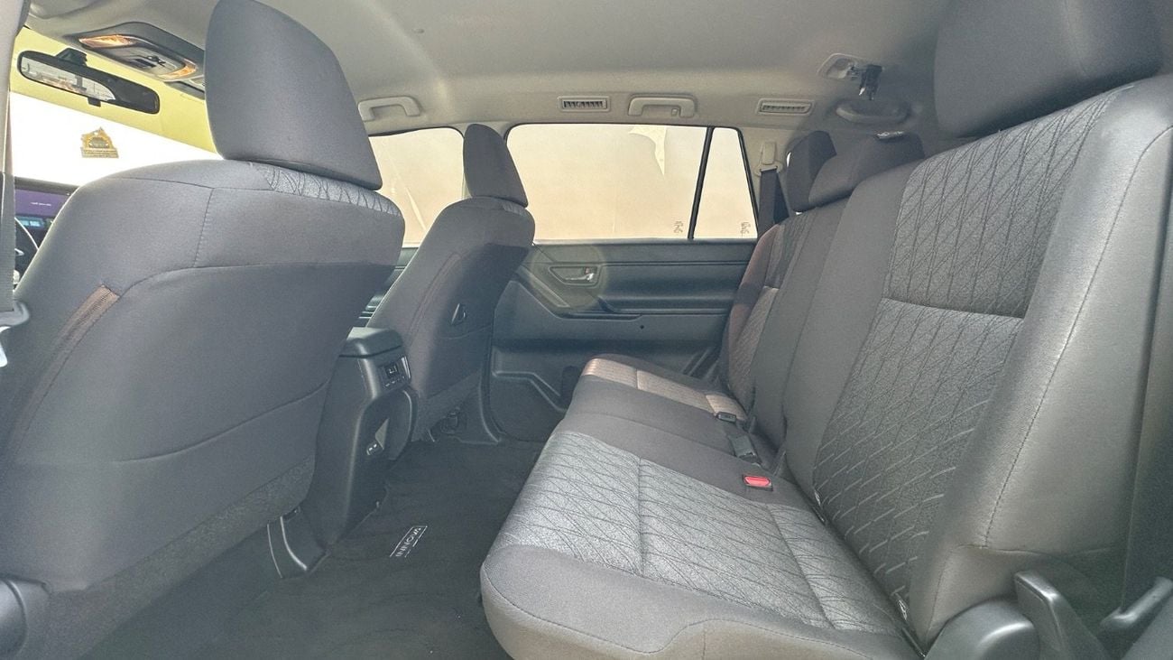 Toyota Innova GLE HEV