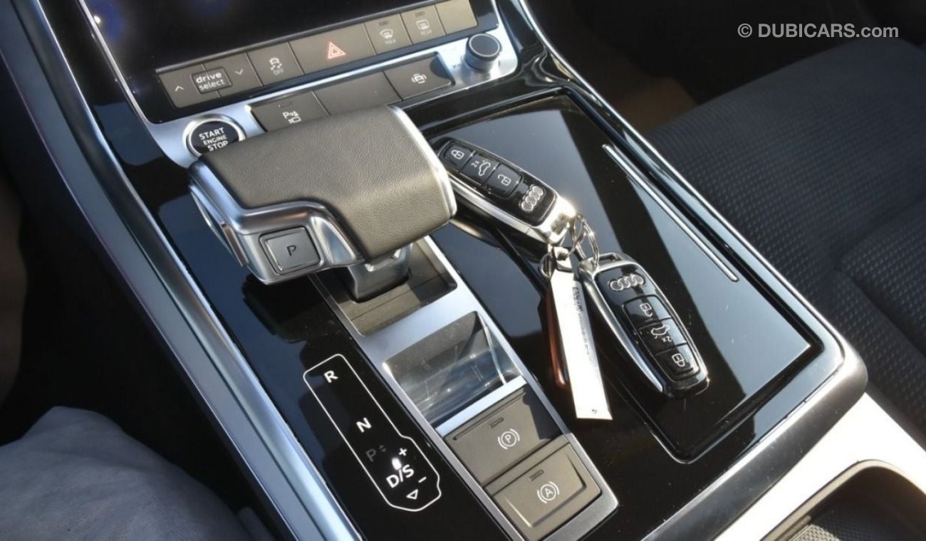Audi Q8 55 TFSI quattro S-Line - RIDE HEIGHT CONTROL & DEALERSHIP WARRANTY