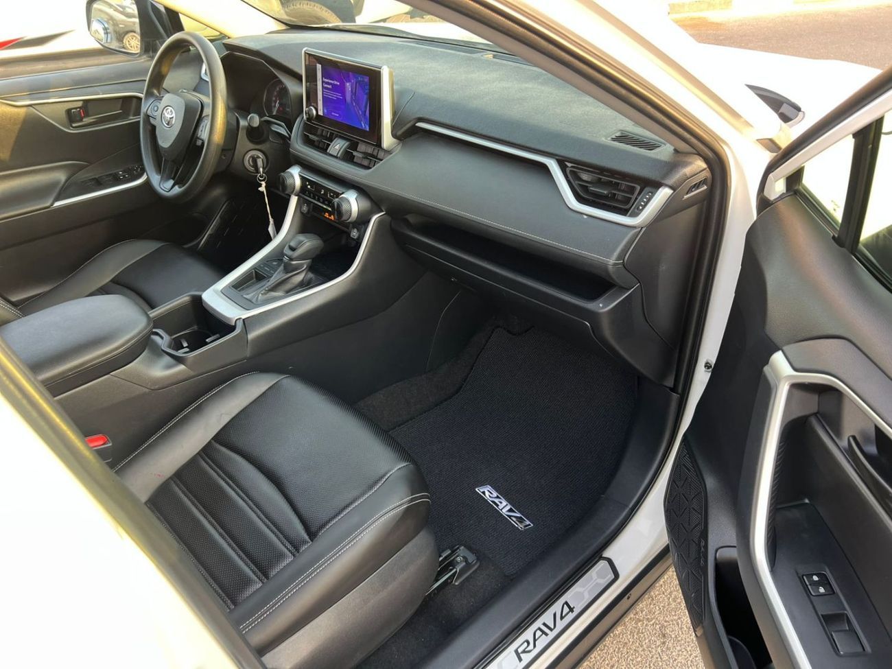 تويوتا راف ٤ 2024 Toyota RAV4 MidOption- 2.5L V4- Rear Camera -Leather Seat -