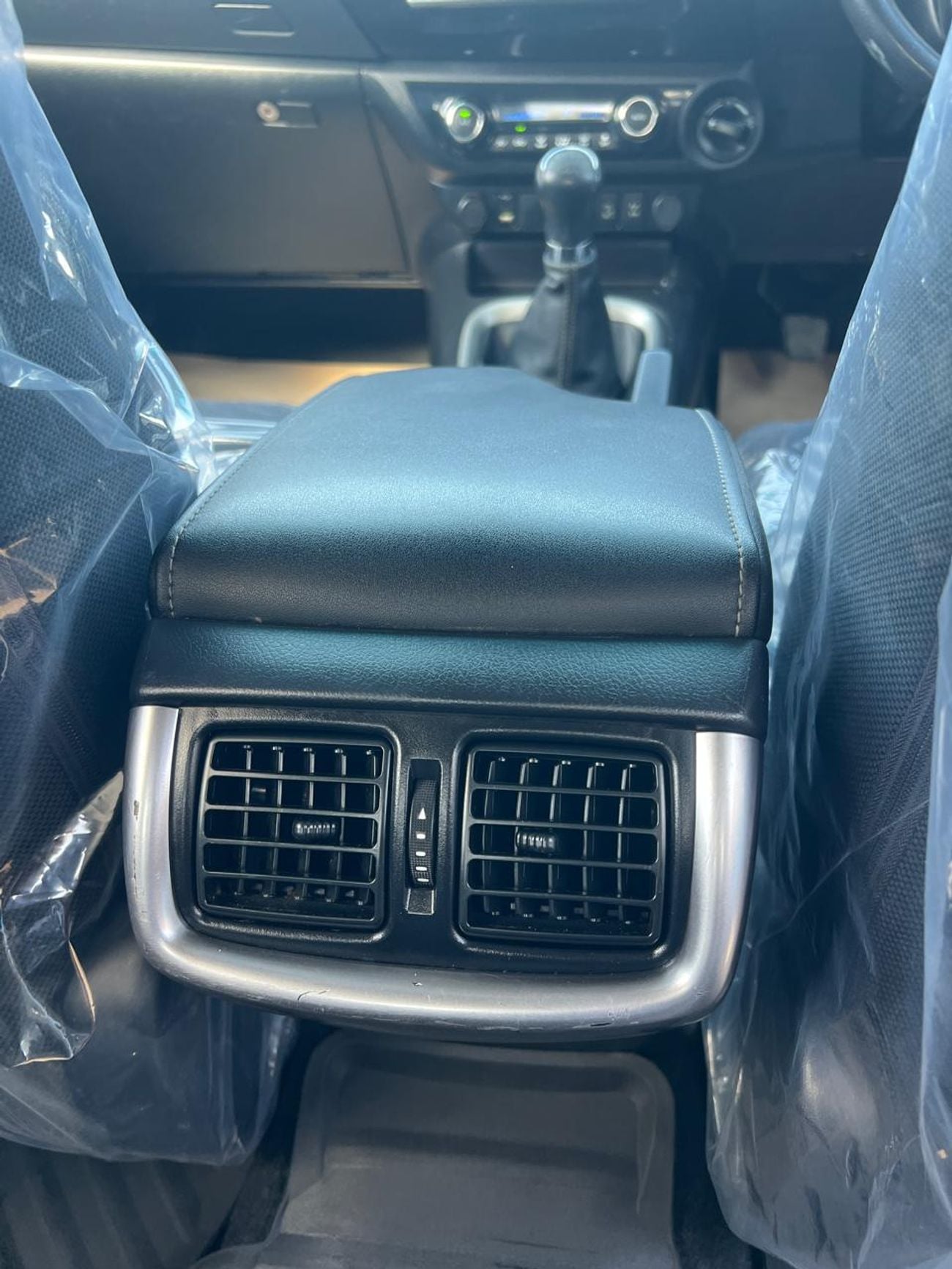 تويوتا هيلوكس TOYOTA HILUX PICKUP DIESEL 2.8 LITER YEAR 2020 SILVER COLOR