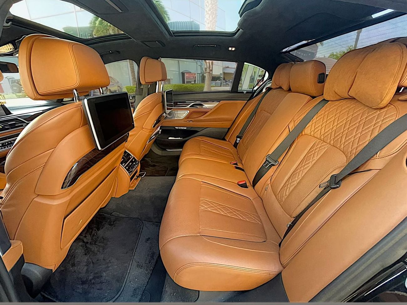 بي أم دبليو 750Li xDrive Executive 4.4L