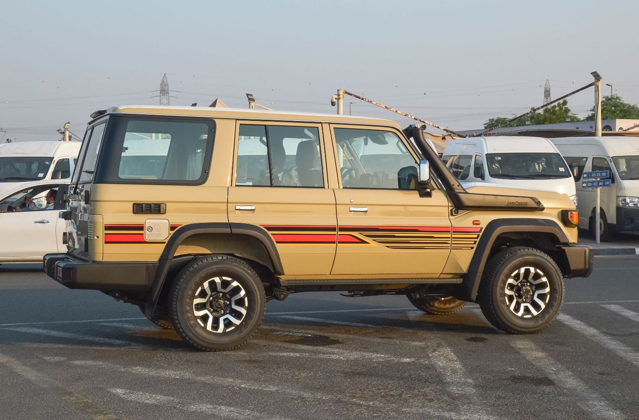 تويوتا لاند كروزر 70 TOYOTA LAND CRUISER 76 2.8L 4WD DIESEL SUV 2025