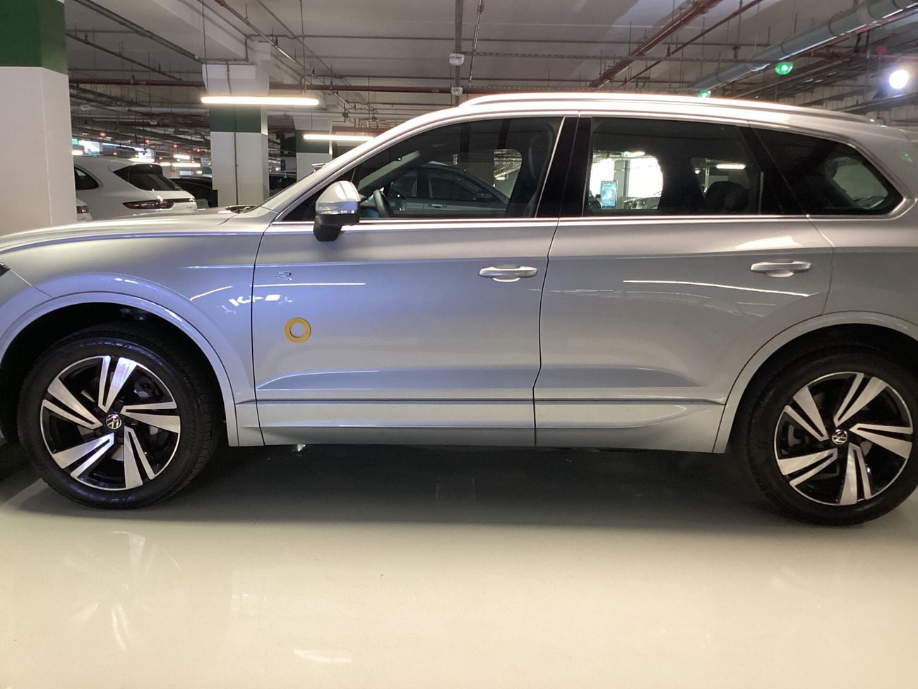 Volkswagen Touareg R-LINE | Guaranteed Warranty | 0 Down Payment