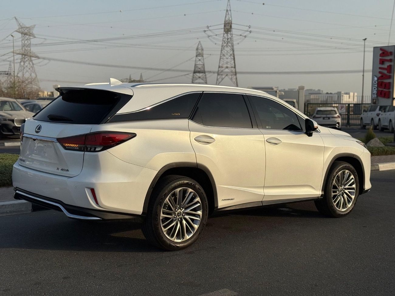 لكزس RX450h L Platinum 3.5L (7 Seater)