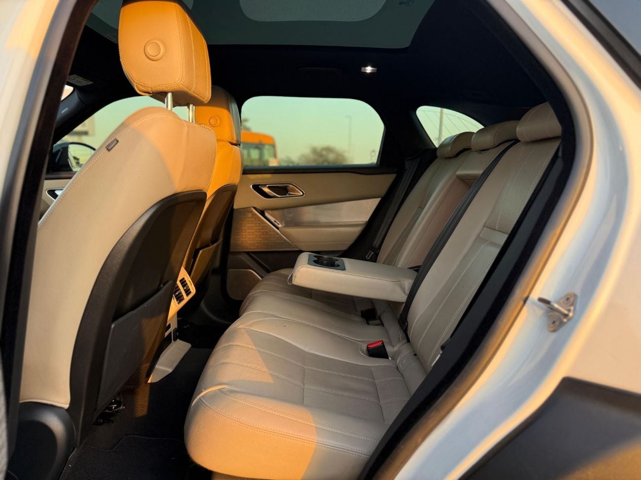 Land Rover Range Rover Velar P250 R-Dynamic SE 2.0L