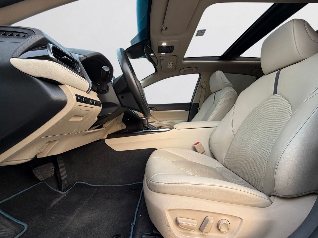 تويوتا كامري GLE HEV TOYOTA CAMRY HYBRID LIMITED | AGENCY WARRANTY | FULL AGENCY SERVICE HISTORY | 2024 | GCC SPECS