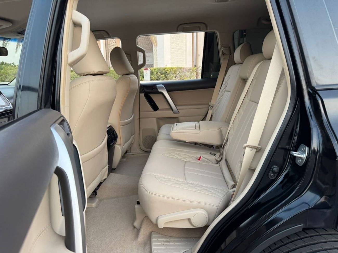Toyota Prado 2018 Model V4 2.7L GCC Specification Car is Very Clean And Perfect Condition